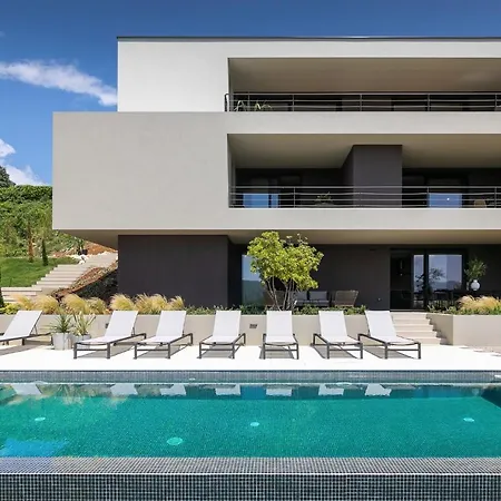 Oltremare Premium W/pool In Rabac